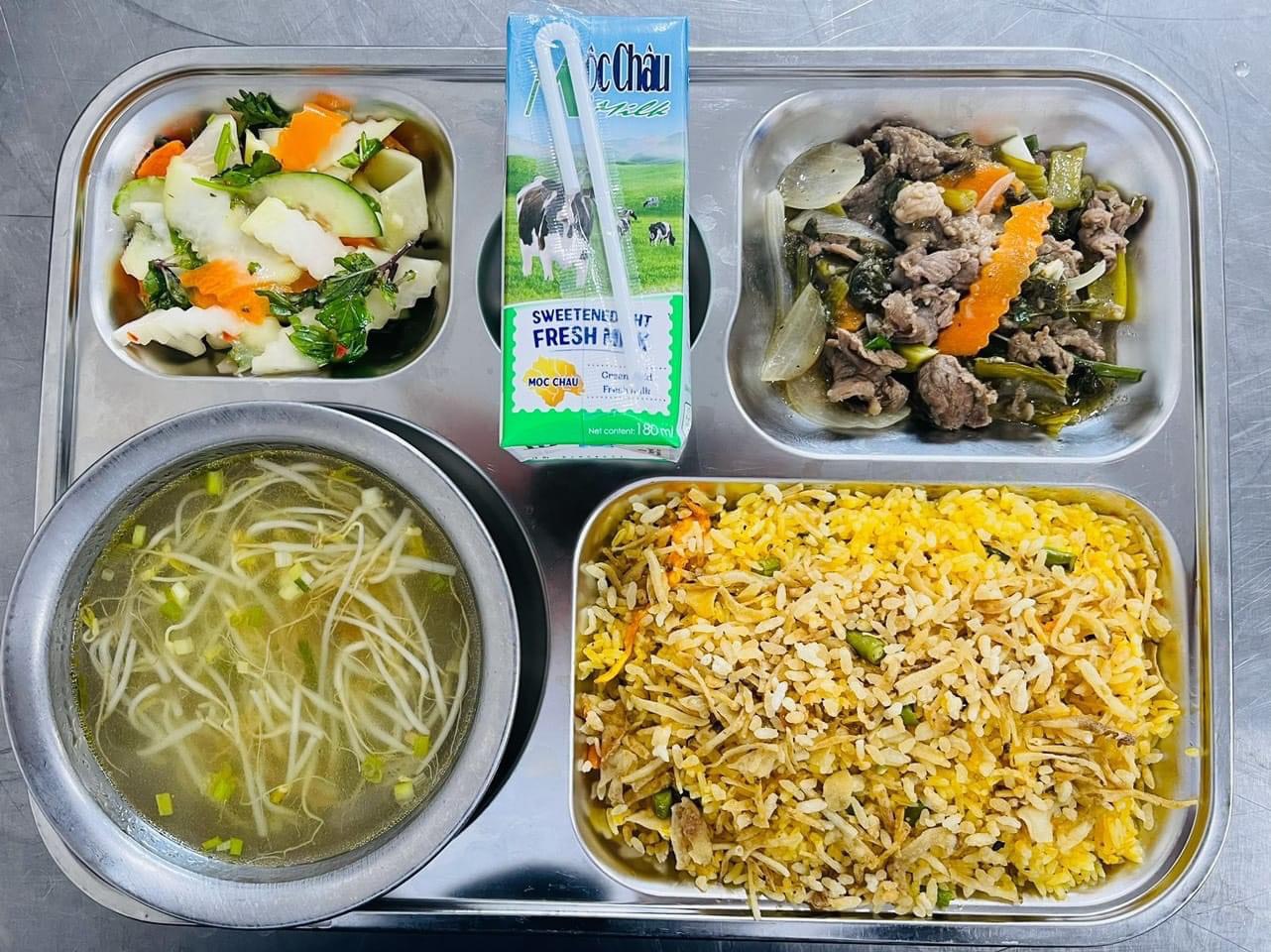 Suất ăn mẫu 15