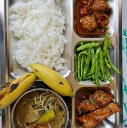 Suất ăn công nghiệp Nhà Bè