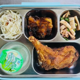 Suất ăn công nghiệp long Hậu
