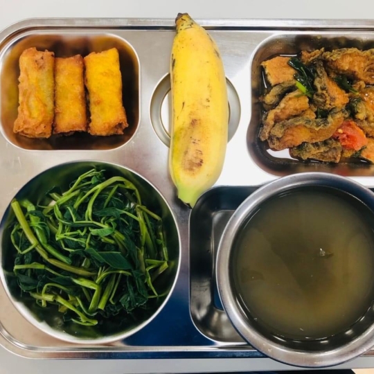 Suất ăn công nghiệp long Hậu